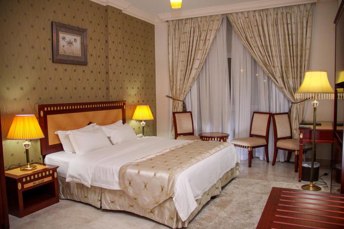 Pioneer Hotel Apartments Muscat Exteriör bild