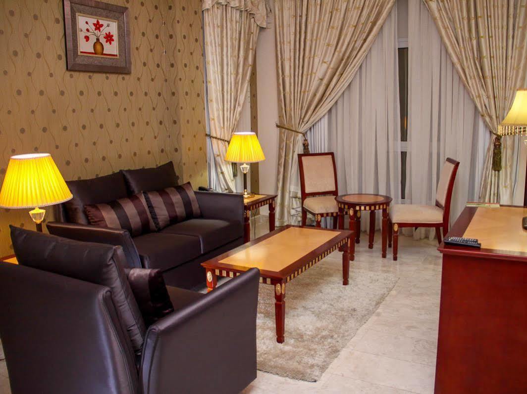 Pioneer Hotel Apartments Muscat Exteriör bild