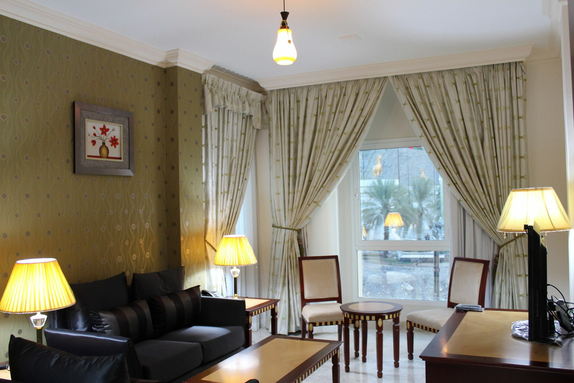 Pioneer Hotel Apartments Muscat Exteriör bild